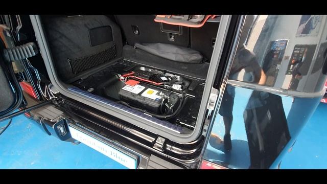 Mercedes-Benz G Class 2020 Battery Change & Battery Location смотреть онлайн