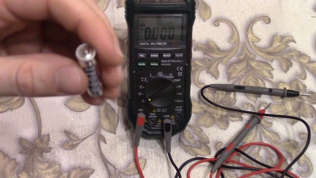 Как проверить мультиметром алкалиновые батарейки формата АА и ААА . смотреть онлайн