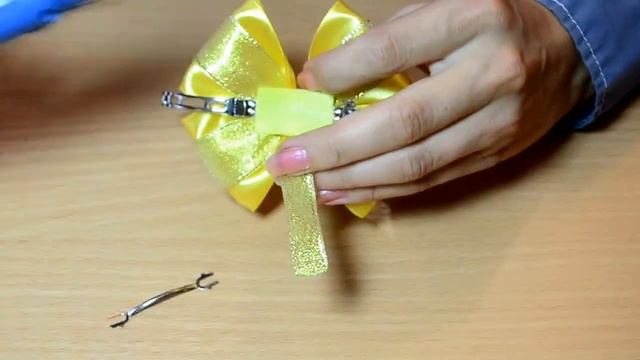 71) Бант с бусинами на заколке. Видео МК.