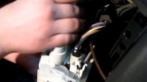 Видеоинструкция по замене ламп подсветки центральной панели Рено Меган 2