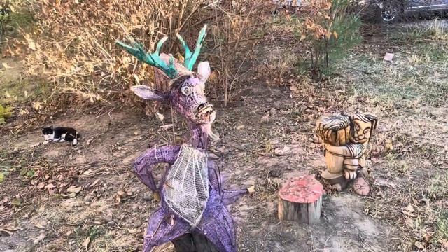 А вдоль дороги козлы на баяне играют…