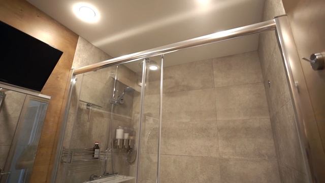 Маленький санузел дизайнера: как все уместить и спрятать? Румтур смотреть онлайн