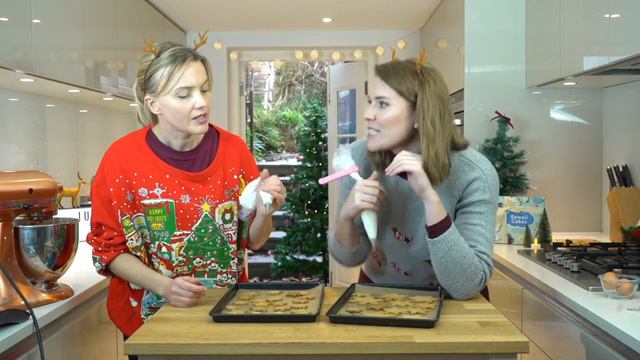 How to make Christmas Spiced Cookies with KatiePix! #christmas #christmascookies смотреть онлайн