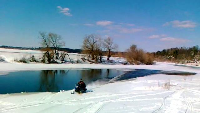 На снегоходе по воде смотреть онлайн