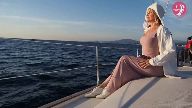 Женщина в тренде. Морская прогулка смотреть онлайн