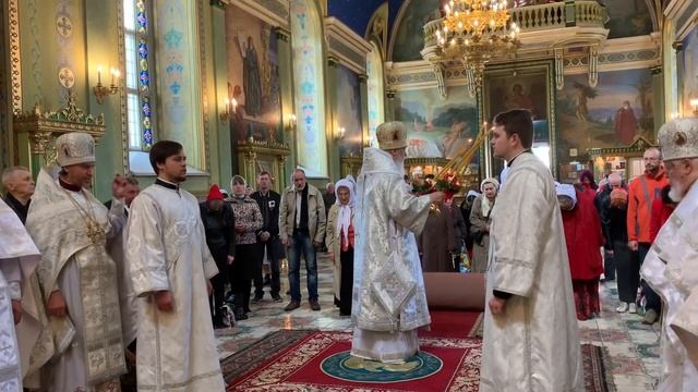 Литургия в Светлый понедельник смотреть онлайн