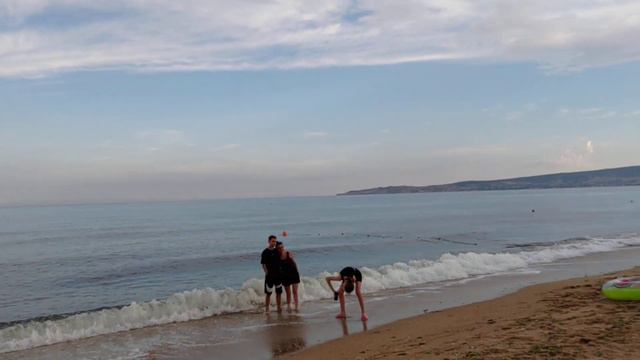 Береговое, Крым. Июль 2023. шторма пока нет. @VictorMushkarin_thepaparazzo смотреть онлайн