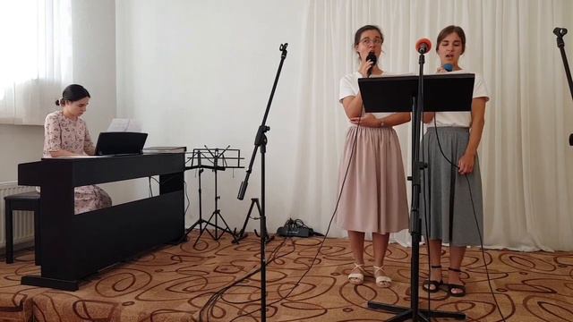 Бриллиант в лучах сияет гранями. 03.09.2023г смотреть онлайн