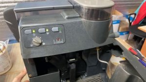 Промываем таблеткой от кофейных масел Саеко Виенна / Мейджик /Инканто / Роял