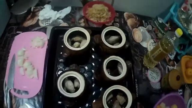 Мясо в горшочке! смотреть онлайн