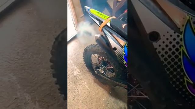 zuumav K8 mt250 2т в наличии! двухтактный КТМ 250сс отправка в любой регион ? вилка 48 KKE? смотреть онлайн