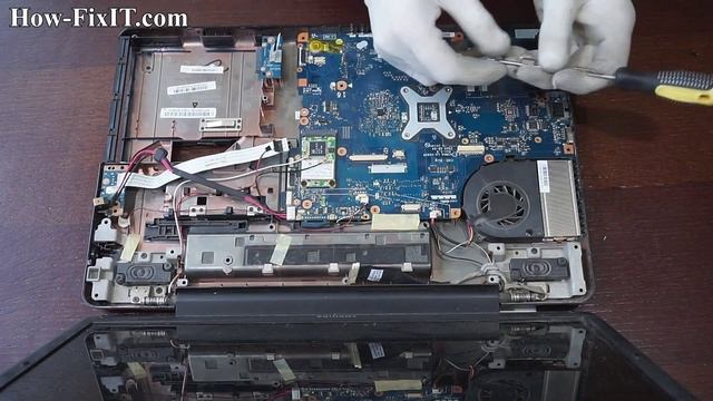 How to disassemble and clean laptop Toshiba Satellite L550 смотреть онлайн