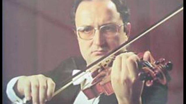 Accardo plays Vivaldi Concerto RV 277 "Il favorito" (1/2) смотреть онлайн