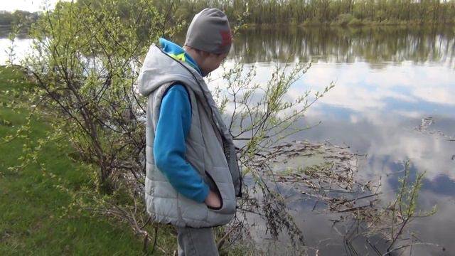 Велопрогулка. Едем на речку, купать червей. смотреть онлайн