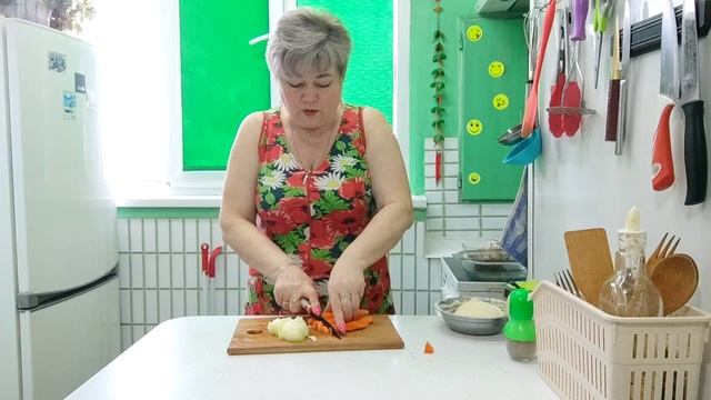 Жаркое в духовке под тестом и салат Мудреный. смотреть онлайн