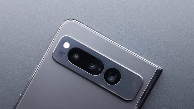 Google Pixel Fold Impressions! $1800 of Pixel?! смотреть онлайн