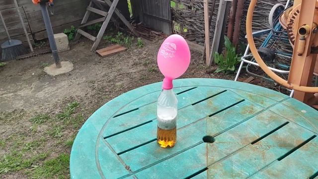 ВЗРЫВАЮ ВОДОРОД в шариках | Эксперименты 8 | как получить водород в домашних условиях смотреть онлайн