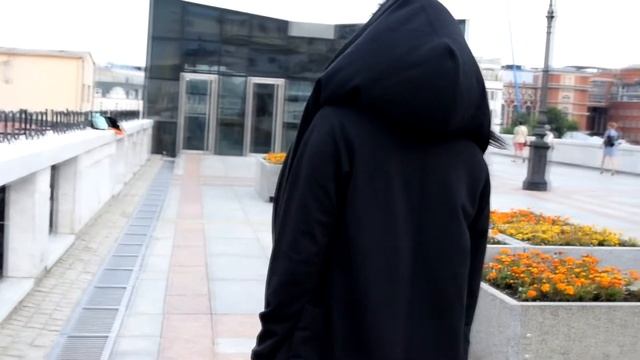 MAGIC MANTIA ЧЕРНАЯ МАНТИЯ С КАПЮШОНОМ смотреть онлайн