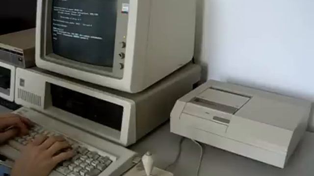 Philips CM100 the first CD-ROM player смотреть онлайн