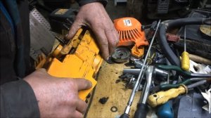 Бензопила ,,Чемпион-137!,,Избирательный масло-слив,,Особенности китайской инженерной мысли!)