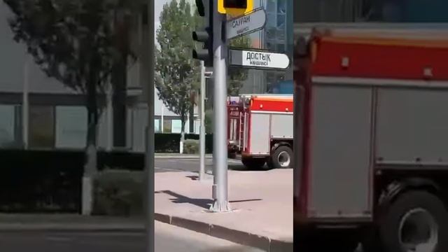 [ Альбом ]
❗️Казахстанский Робин Гуд захватил банк и потребовал перевести все деньги малоимущим и де смотреть онлайн