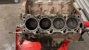 Капремонт мотора TOYOTA 2UZFE часть 1 разборка