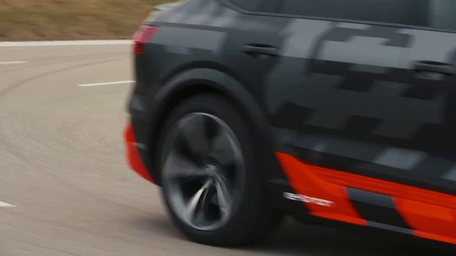 Audi E-tron S Sportback | Driewerf hoera! | Autovisie смотреть онлайн
