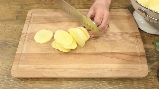Толкова вкусни картофи не съм яла! Ако имате картофи у дома направете тези рецепти с картофи! смотреть онлайн