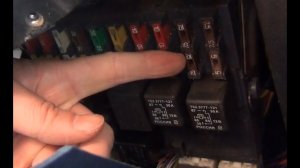 Замена предохранителя левой лампы ближнего света Chevrolet - Niva