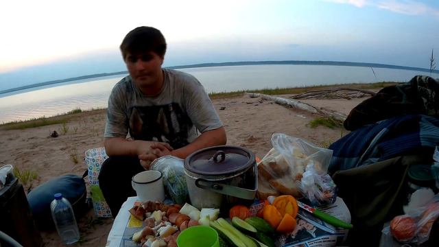 Экстримальная рыбалка с ночевкой на сома на моторе ветерок смотреть онлайн