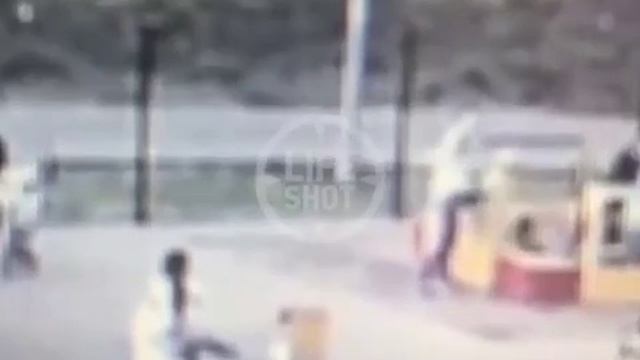 Психопат на детской площадке Челнов смотреть онлайн