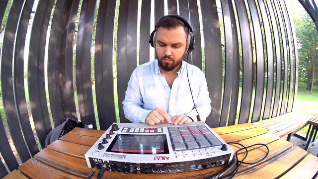 SAMPLE ON AKAI MPC Live 2 | КАК РЕЗАТЬ СЭМПЛЫ НА MPC | Настроить Q-link