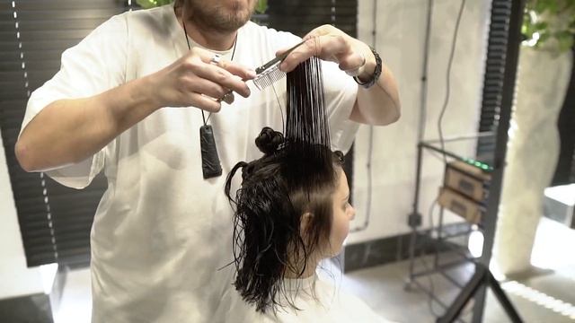 HOW TO CUT LONG BOB / LOB HAIRCUT with side bangs смотреть онлайн