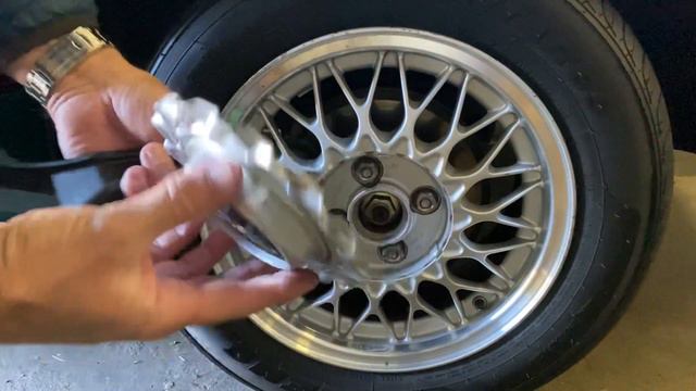 BBS center cap removal. смотреть онлайн