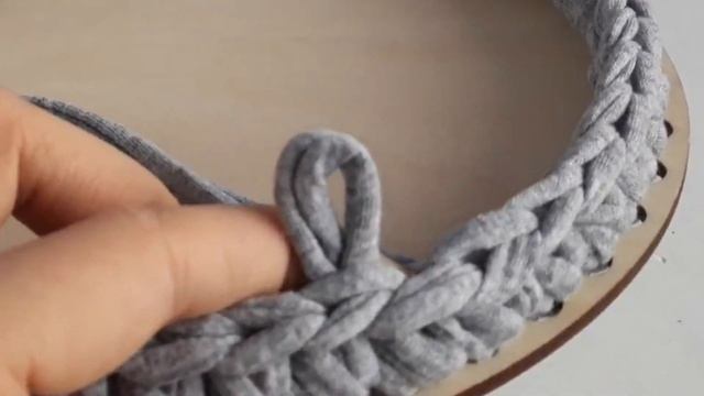 Как обвязать деревянное донышко для корзины из трикотажной пряжи смотреть онлайн