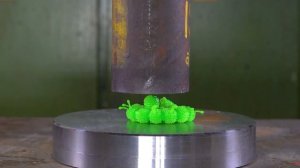 Гидравлический пресс давит разные предметы - The Crash