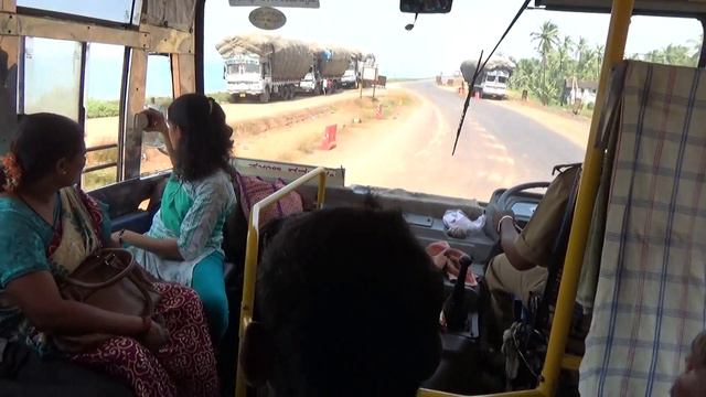 Индия. На колоритном автобусе вдоль моря. Indian bus. смотреть онлайн