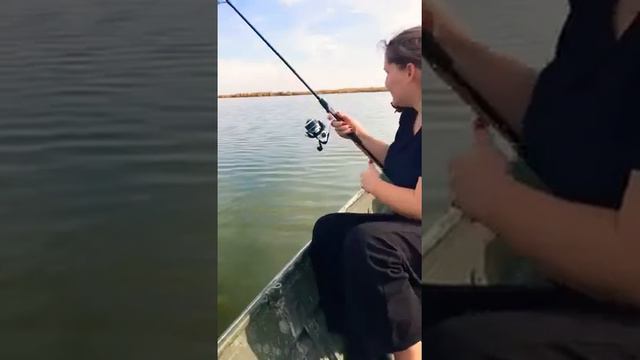 Щука. Октябрь 2019. Первый заброс в жизни и успех! смотреть онлайн