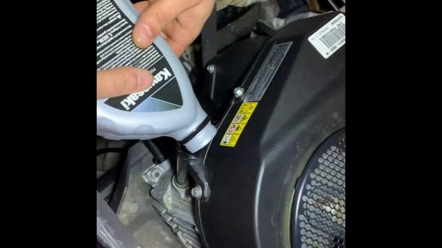 Husqvarna 316 AWD Замена масла и масляного фильтра смотреть онлайн