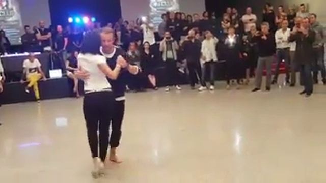 Kristofer Mencák e Stefania Vergani - Impro After class kizomba - kizmi club Milano смотреть онлайн