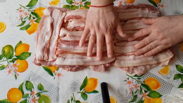 Вкусный и сочный рулет из карбоната с беконом смотреть онлайн
