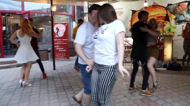 Bachata, salsa, kizomba. Гостиница Централь ул. Артема, 87, г. Донецк. смотреть онлайн