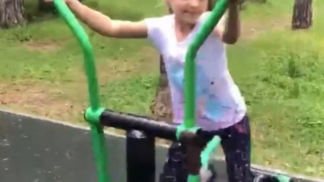 ЧЕМ ЗАНЯТЬСЯ ЛЕТОМ НА УЛИЦЕ?☀️🌳 смотреть онлайн