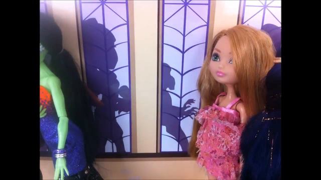 Anaconda Doll Parody Monster High Stop Motion PG 13 смотреть онлайн