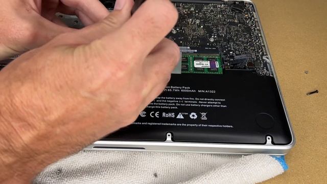 Mid-2012 Macbook Pro Battery Replacement смотреть онлайн