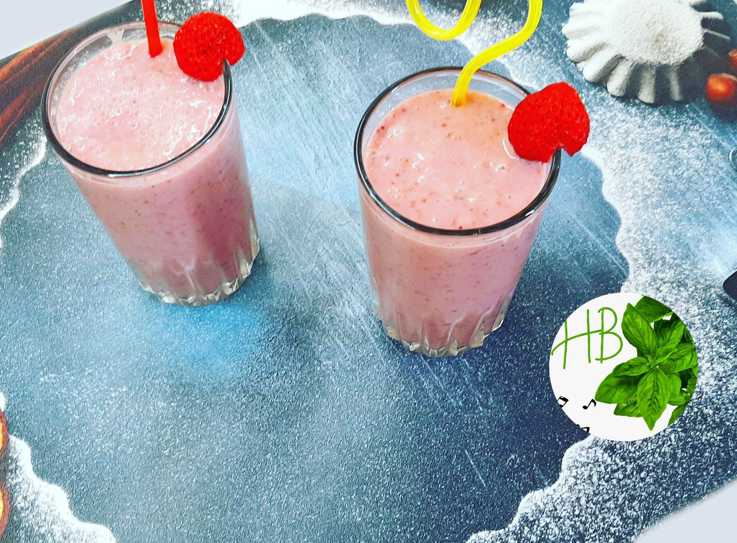 Потрясающее лакомство! Клубничный коктейль. .#коктейль #молочныйкоктейль  #ноткавкуса