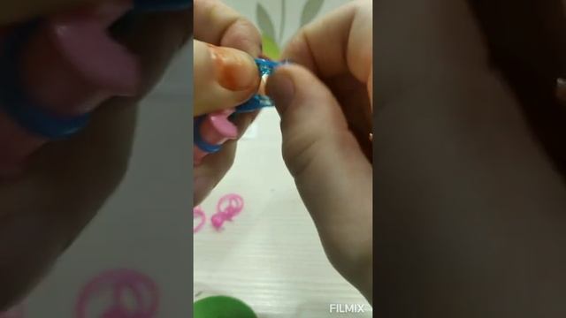 как сплести СЕРДЦЕ из резинок на рогатке смотреть онлайн