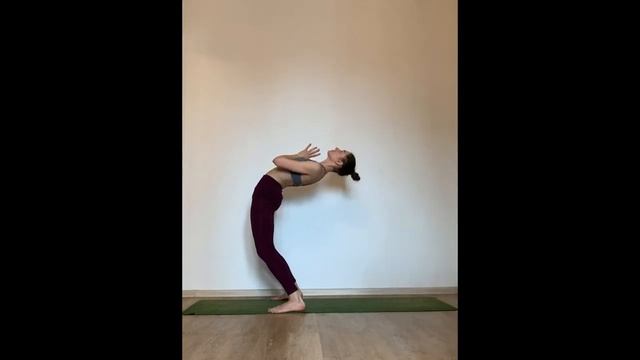 5 лет практики асан без спортивной подготовки с нуля до того состояния, что имею на данный момент смотреть онлайн