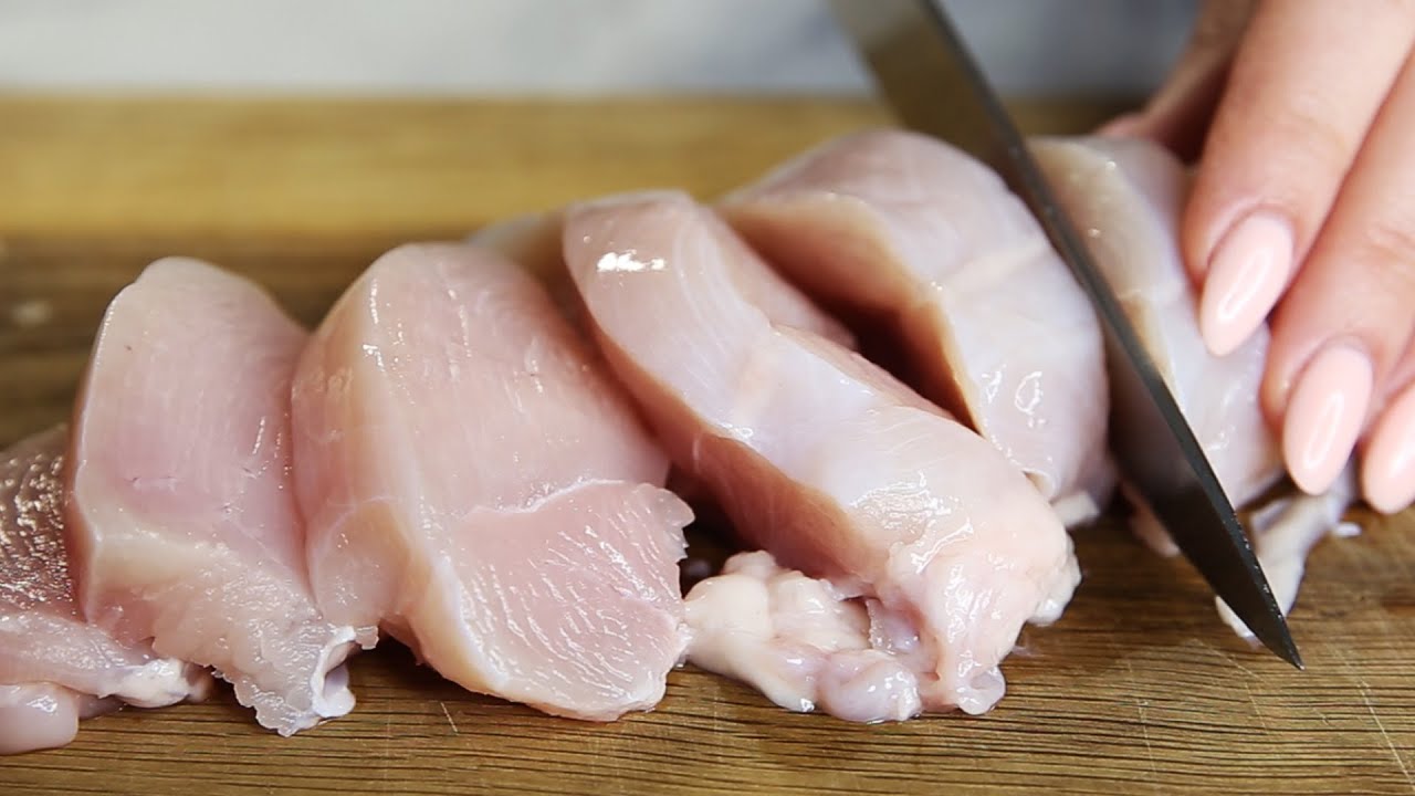 Это ЛУЧШИЙ Рецепт ИЗ КУРИНОГО ФИЛЕ! Как приготовить куриное филе в очень Вкусном Соусе на Сковороде? смотреть онлайн