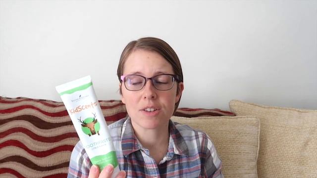 Natural Fluoride Free Kids Toothpaste | Kidscents Toothpaste | Product Review смотреть онлайн